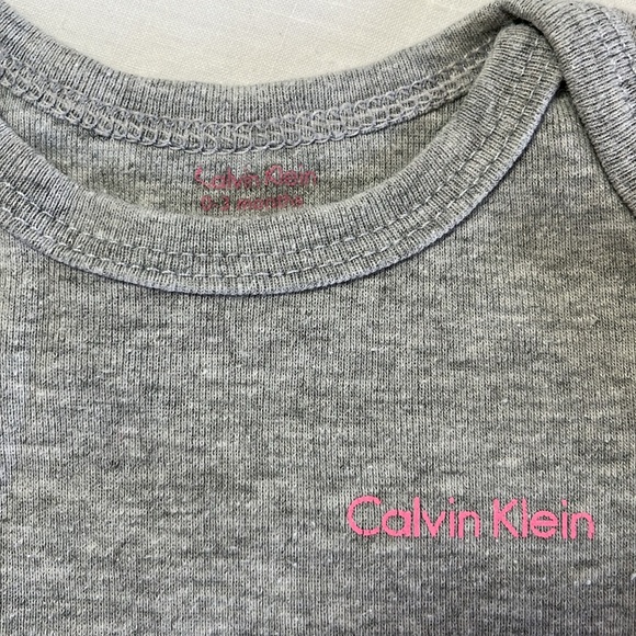 0-3M Calvin Klein diaper shirt, onesie bundle - Picture 2 of 3